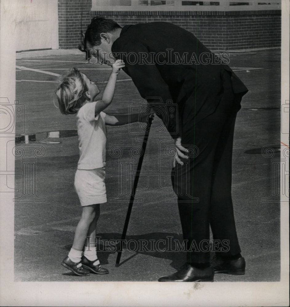 1965 Press Photo Senator Edward Kennedy With Son - RRW27415 - Historic Images