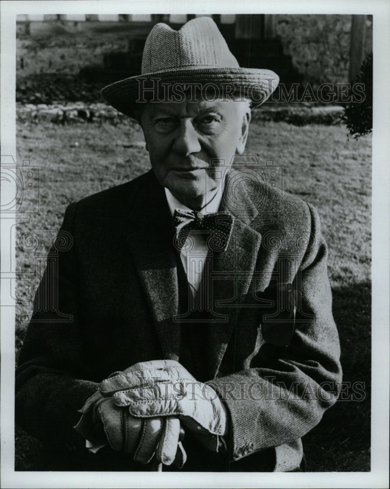 1981 Press Photo Sir Arthur John Gielgud English actor - RRW27443 - Historic Images
