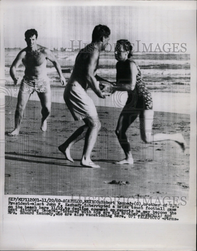 1960 Press Photo Robert Kennedy Football Game Beach - RRW27517 - Historic Images