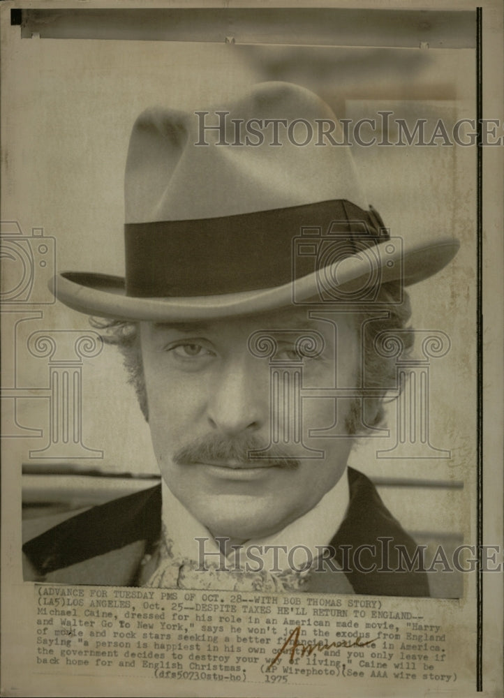 1975 Press Photo Michael Caine Harry Walter New York - RRW27595 - Historic Images