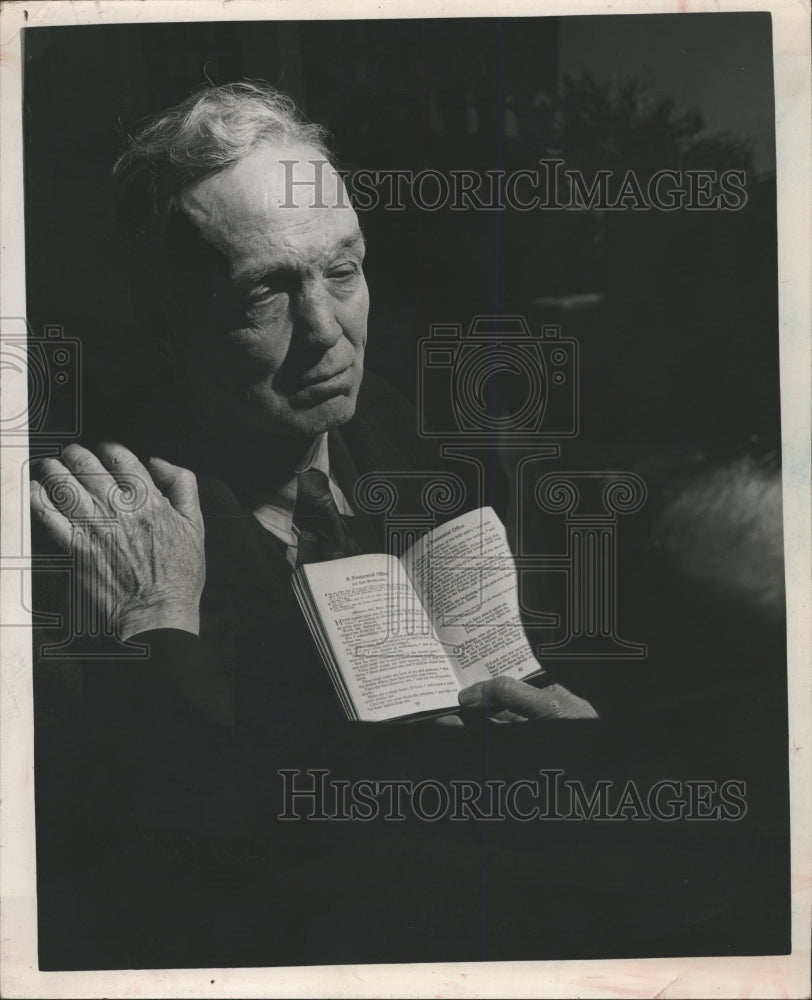1948 Press Photo Cathedral Shelter Father Gibson - RRW27783 - Historic Images