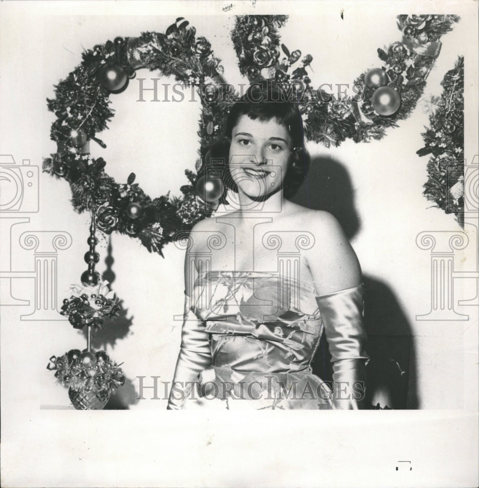 1958 Press Photo Judy Wood Detroit Socialite - RRW27889 - Historic Images