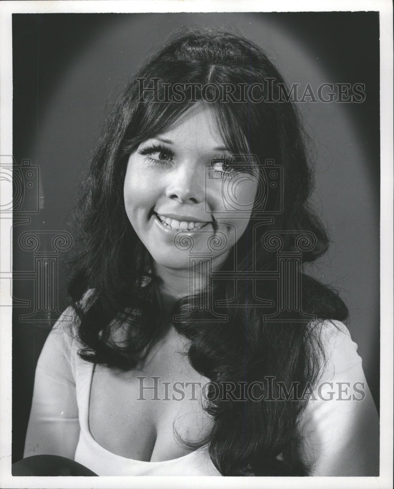 1972 Press Photo Sherri Wood Nightclub Singer - RRW27933 - Historic Images