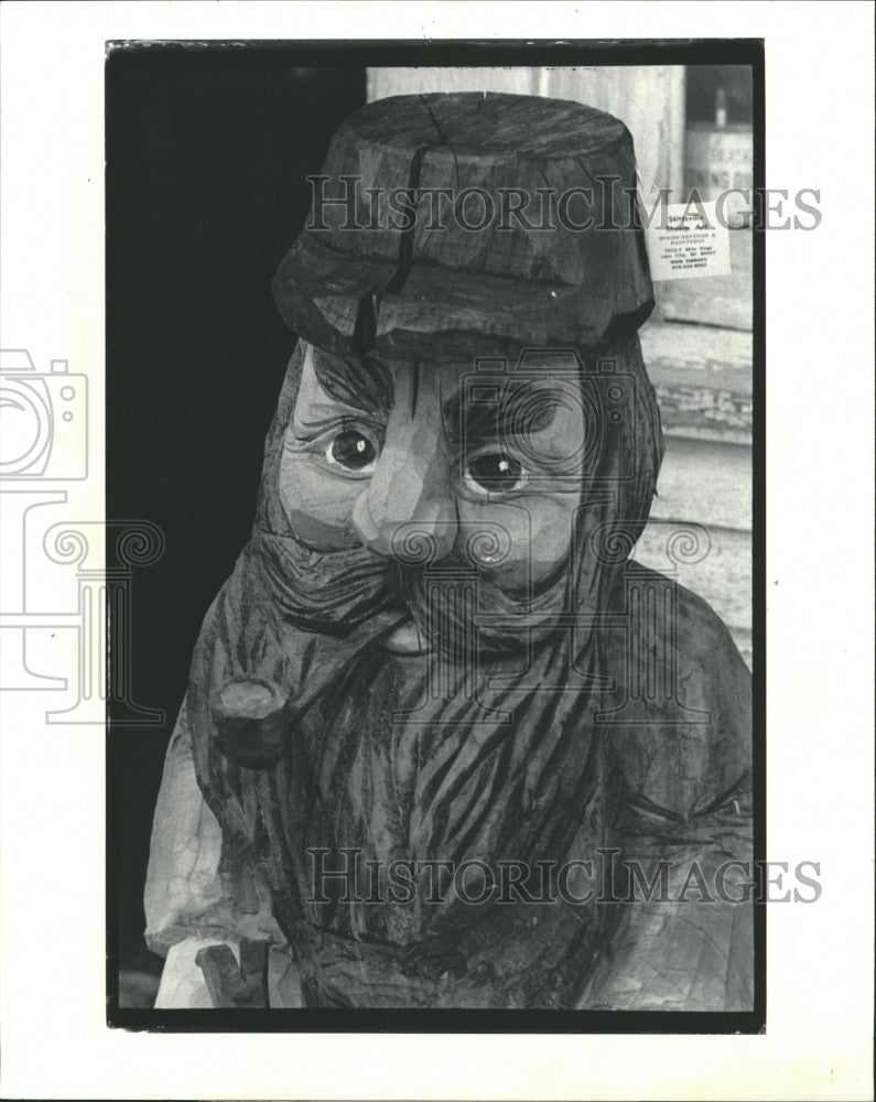 1979 Press Photo Wood Carving Man Beard Pipe - RRW28049 - Historic Images