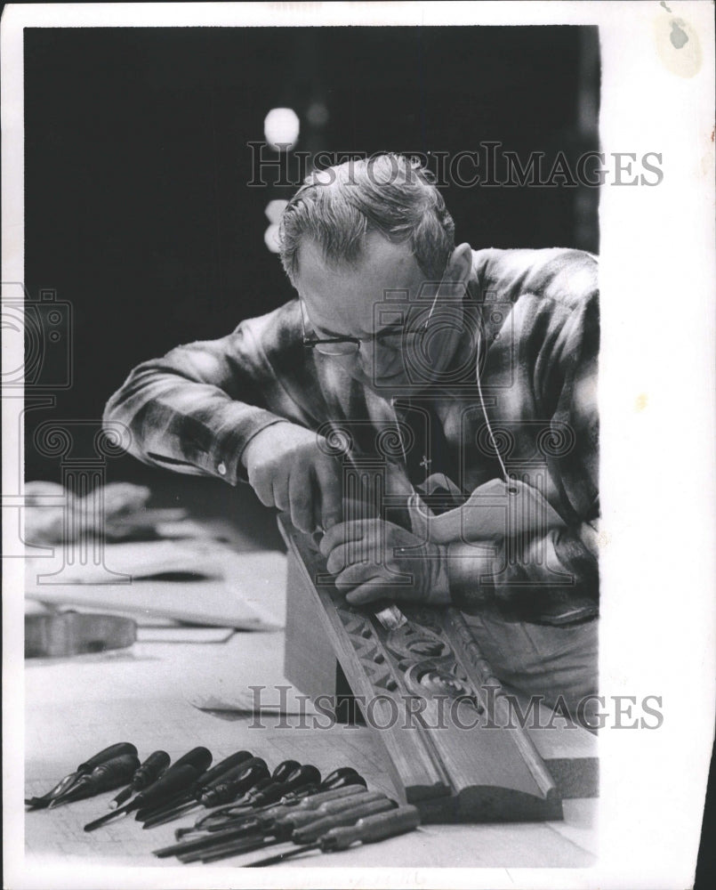 1965 Press Photo Man Wood Carving - RRW28071 - Historic Images