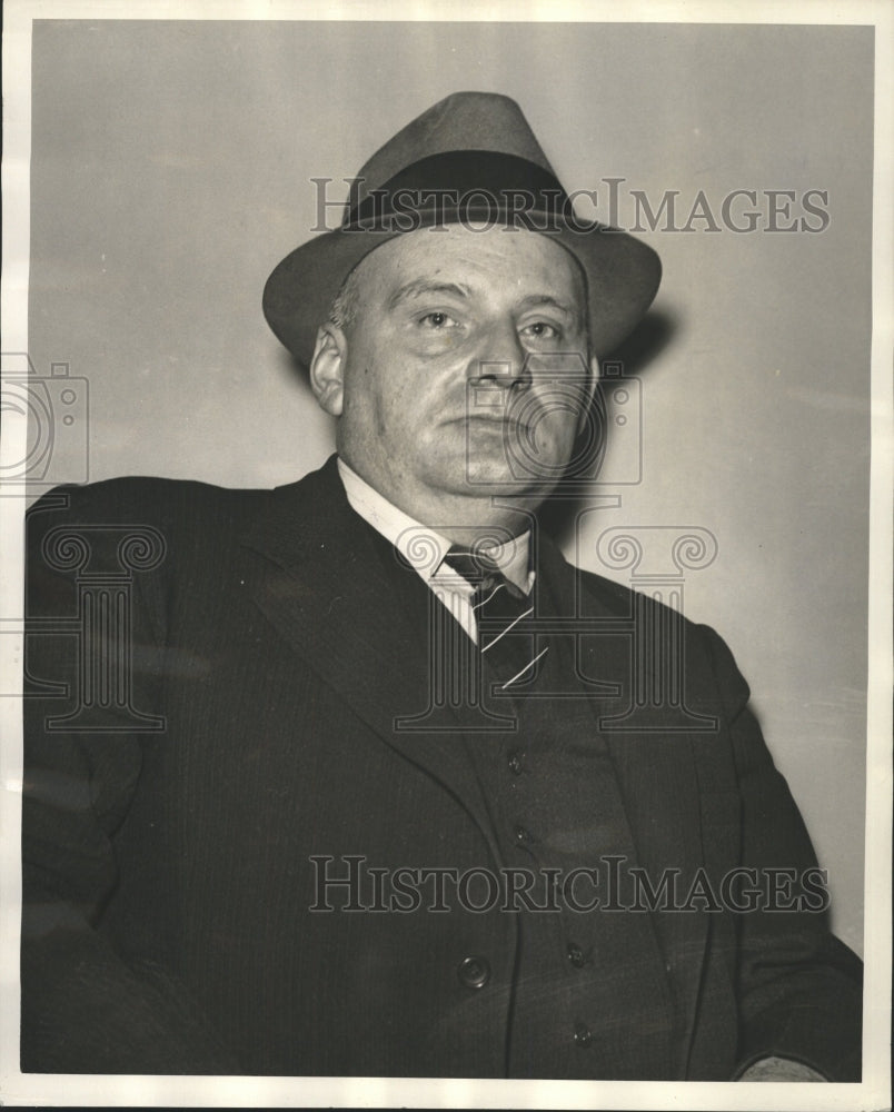 1939 Press Photo Detroit Policemen Lee Sweet - RRW28113 - Historic Images