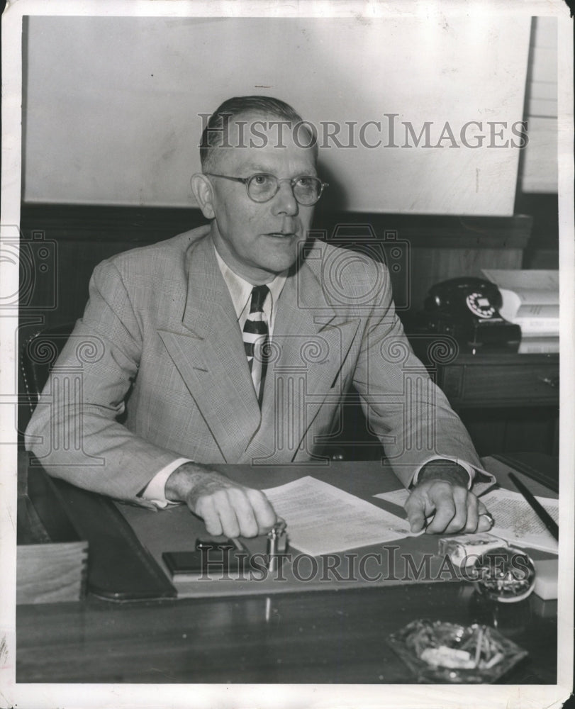 1951 Press Photo Henry Sunball Internal Revenue Bureau - RRW28179 - Historic Images