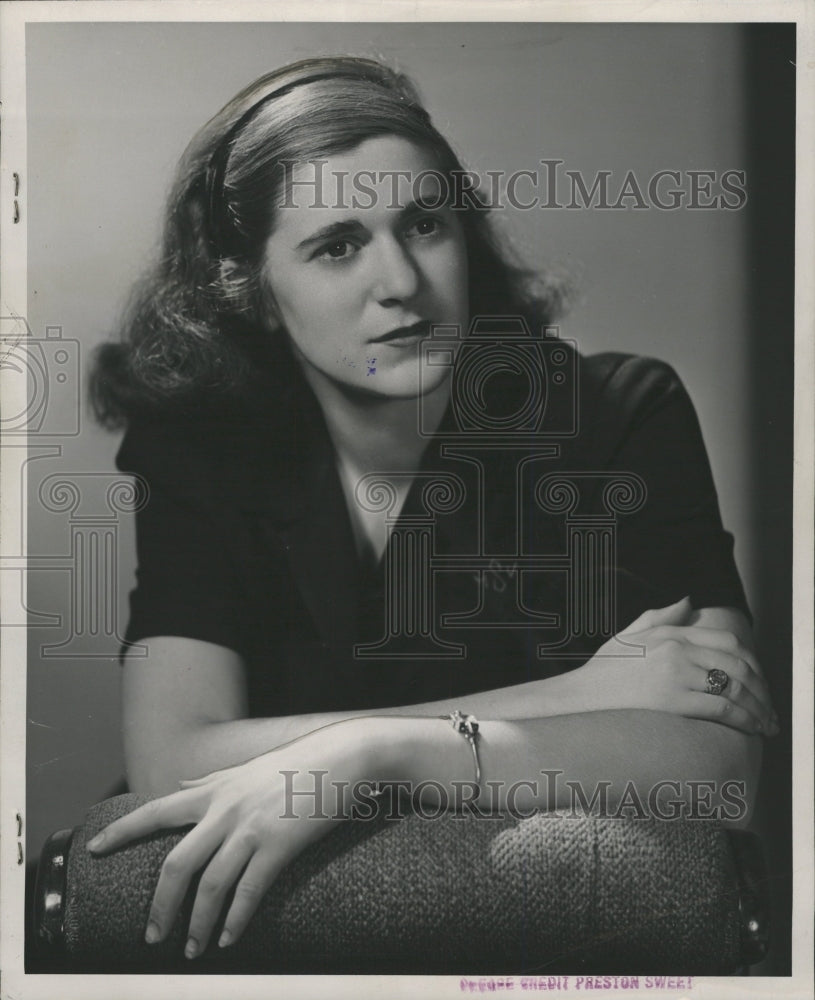 1946 Press Photo Hester Jerome Sweeney Socialite - RRW28279 - Historic Images