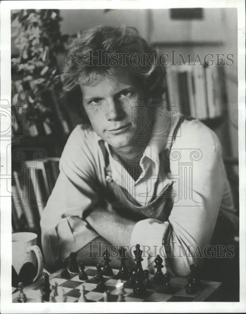 1981 Press Photo Paper Chase Actor James N. Stephens - RRW28467 - Historic Images