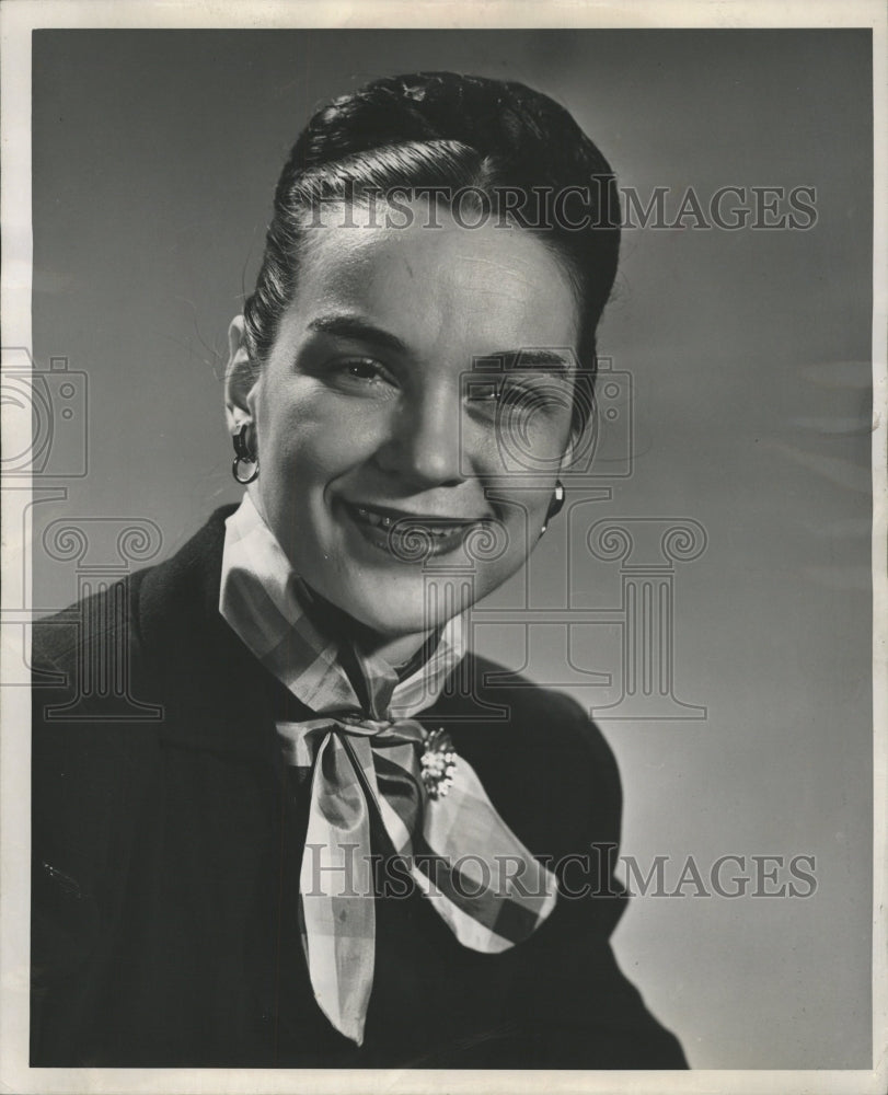 1946 Press Photo Matchabelli Co Rep Alta Sterling - RRW28587 - Historic Images