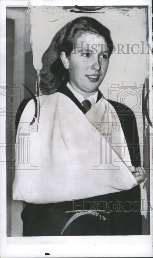 1964 Press Photo Injured Princess Anne - RRW28755 - Historic Images