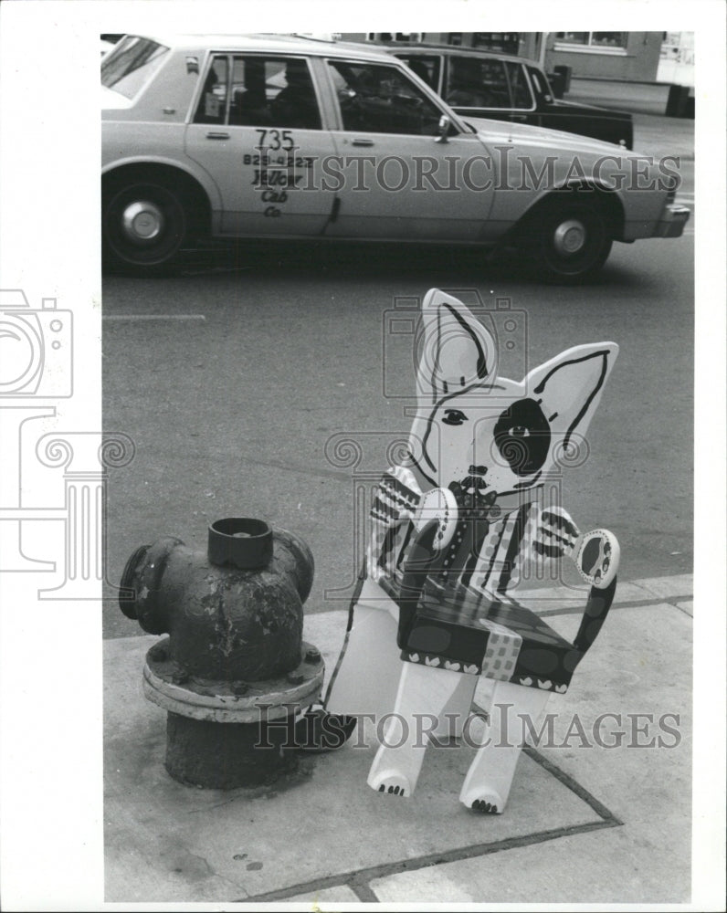 1989 Press Photo Child Chair Painted Like Dog Street - RRW28761 - Historic Images