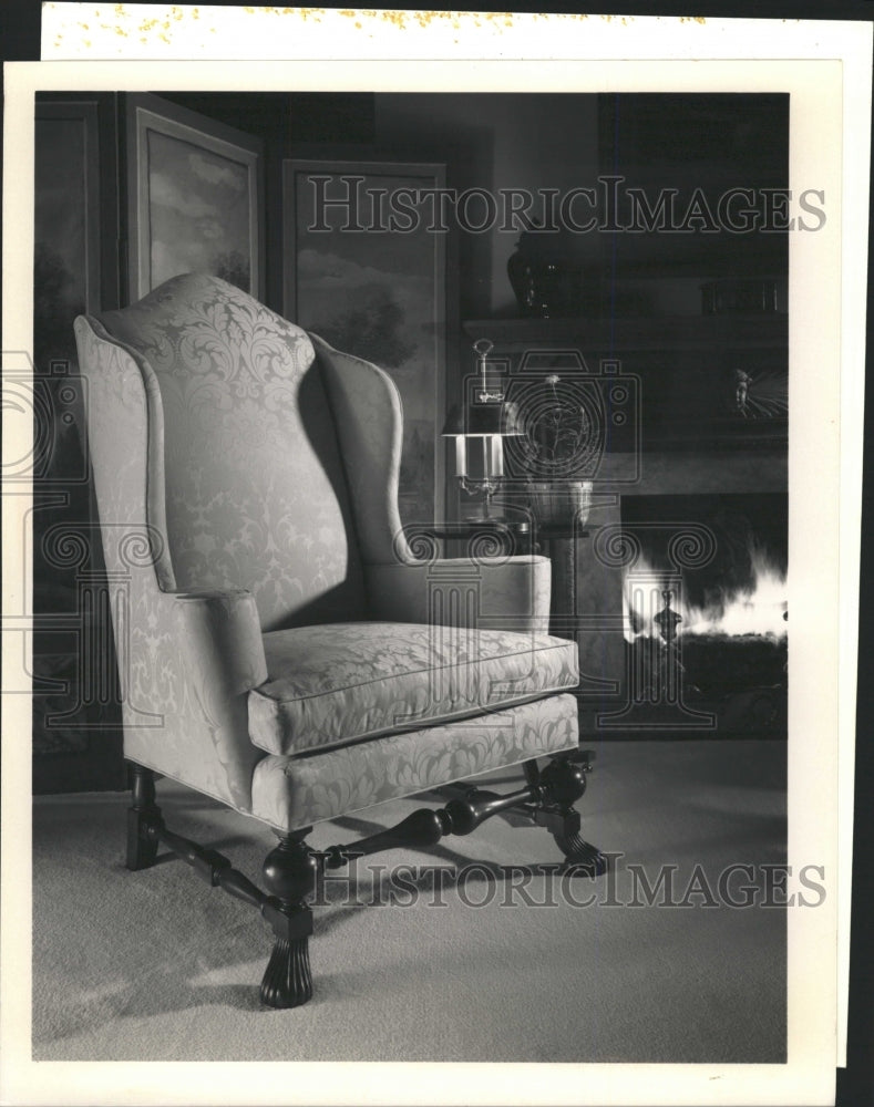 1983 Press Photo Robert Mallet Stevens grey cotton red - RRW28839 - Historic Images