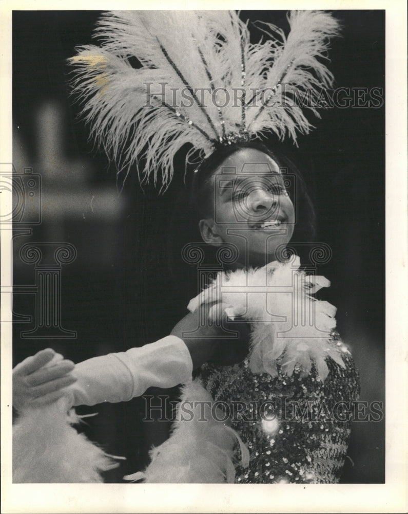 1988 Press Photo Cheerleader Erin Barnett Honeybunch - RRW28863 - Historic Images
