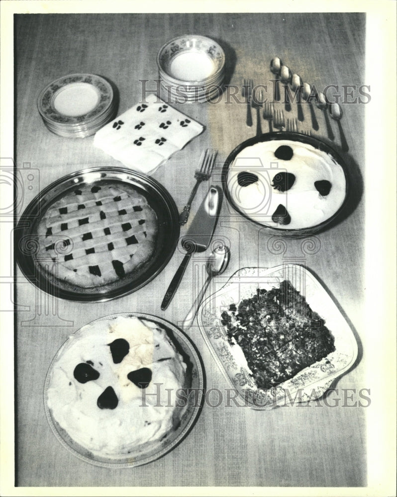 1985 Press Photo Desserts Cream Cake Crostata Trifle - RRW28873 - Historic Images