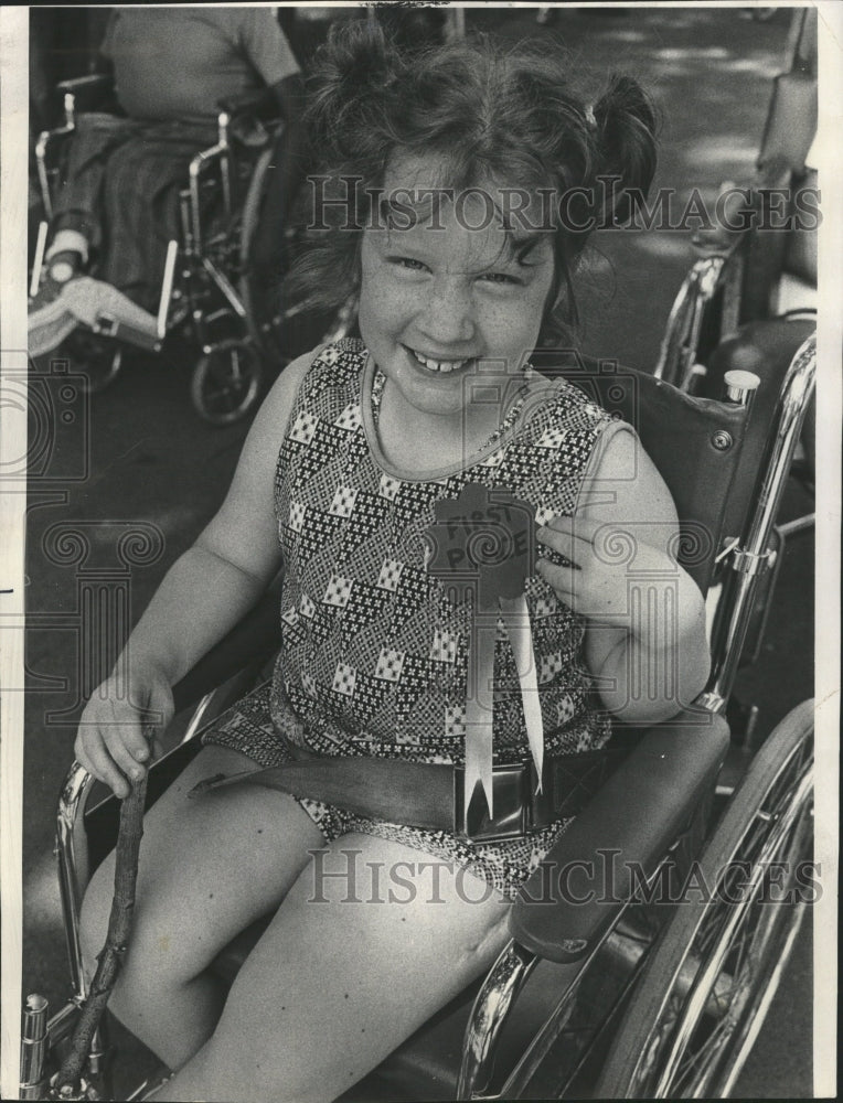 1974 Press Photo aureen Frossard Avalon Park Day Chair - RRW28999 - Historic Images