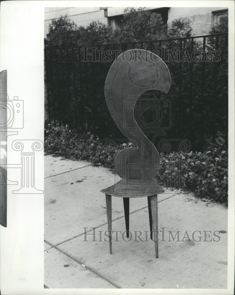 1989 Press Photo Steel Chair Sculptor McClatchy - RRW29045 - Historic Images