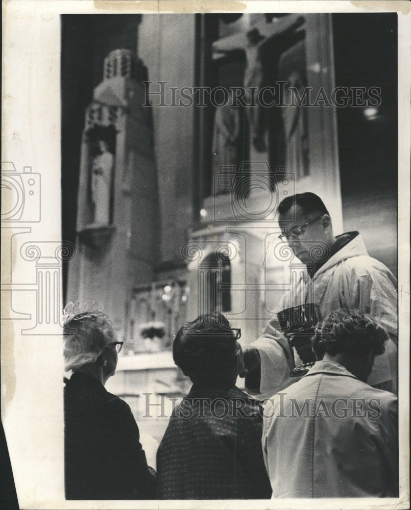 1969 Press Photo Pope Paul VI church heads women mass - RRW29331 - Historic Images