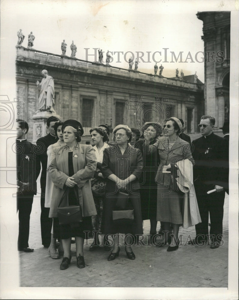 1950 Press Photo Rome Sightseeing jubilar visit Peters - RRW29379 - Historic Images