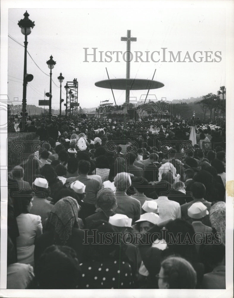 1952 Press Photo Pope Pius XII Catholic Families pray - RRW29435 - Historic Images