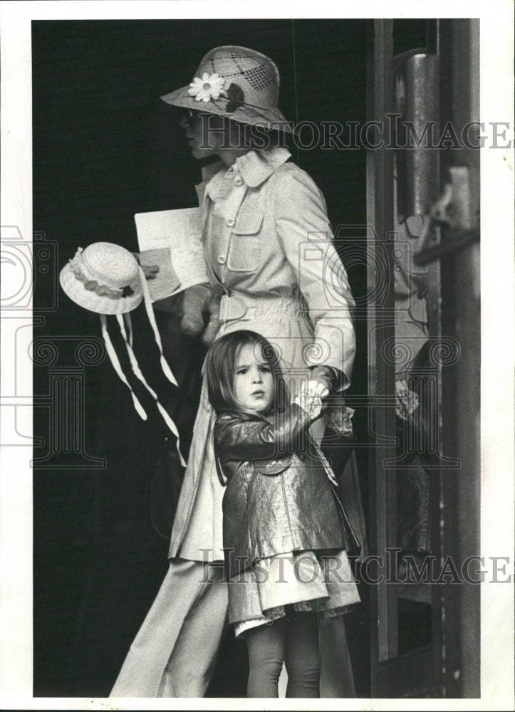 1980 Press Photo Easter Bonnet church child make wears - RRW29607 - Historic Images