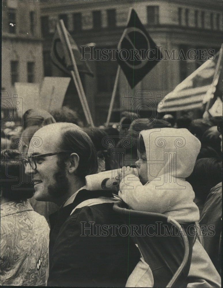 1970 Press Photo Earth Day Civic Center Plaza - RRW29633 - Historic Images