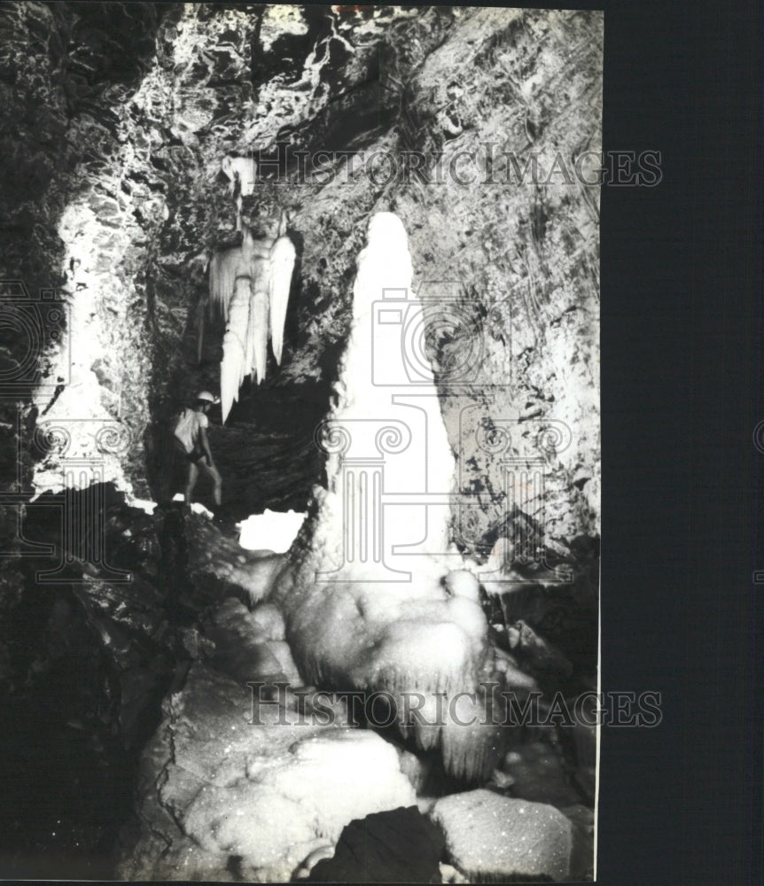 1984 Press Photo Crystalline White Stalagmite Caves - RRW29755 - Historic Images