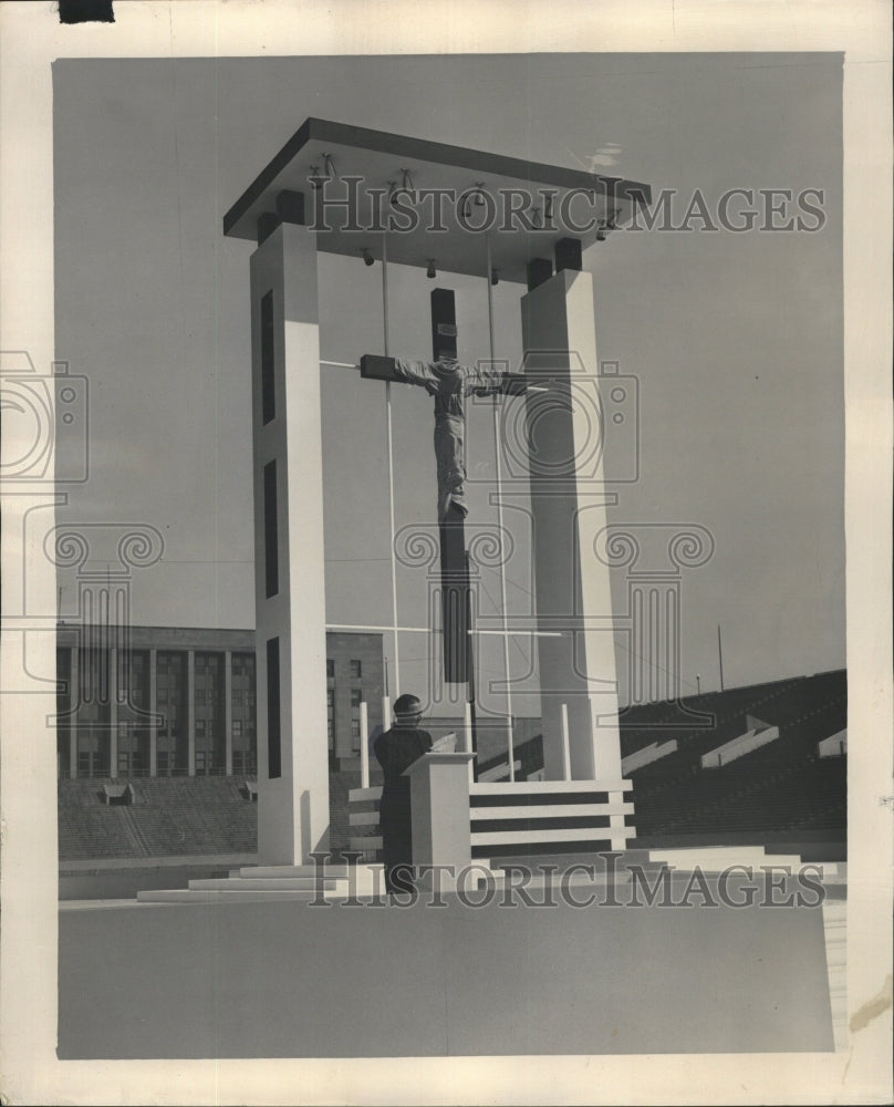 Press Photo Huge Altar Marian Tribute Kelly Soldier - RRW29815 - Historic Images