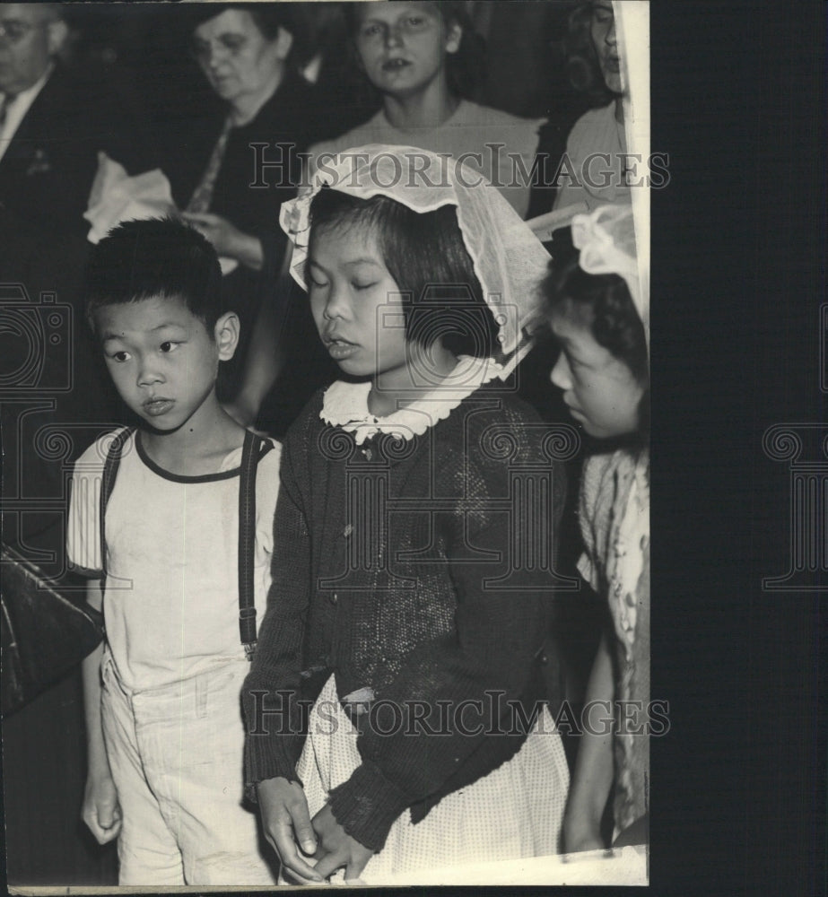 1942 Press Photo Christamas children ceremonies prayer - RRW29825 - Historic Images