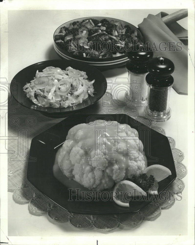 1984 Press Photo Cauliflower Broccoli Cabbage Vegetable - RRW29845 - Historic Images