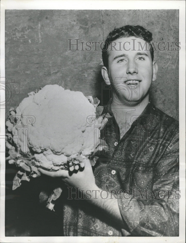 1956 Press Photo St Louis Beaming proudly Merhcant - RRW29847 - Historic Images