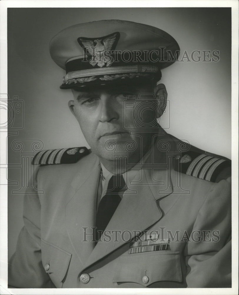 1958 Press Photo Evor Kerr Washington Mackinaw skipper - RRW29899 - Historic Images