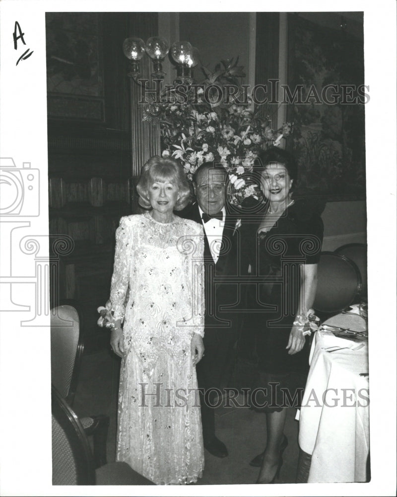 1989 Press Photo Chairman Jo Charles Kessler Le Luncli - RRW29933 - Historic Images