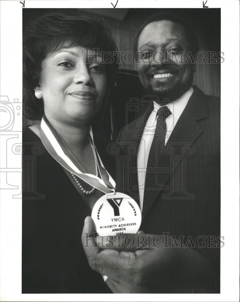 1988 Press Photo YMCA Minority Achievers Awards - RRW29961 - Historic Images