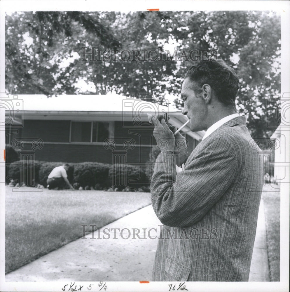 1967 Press Photo Ammon E. Hantey Smoking - RRW29993 - Historic Images