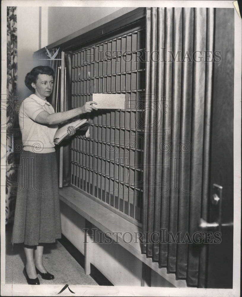 1953 Press Photo Detroit Hospital Nurses Adella Hensley - RRW30225 - Historic Images