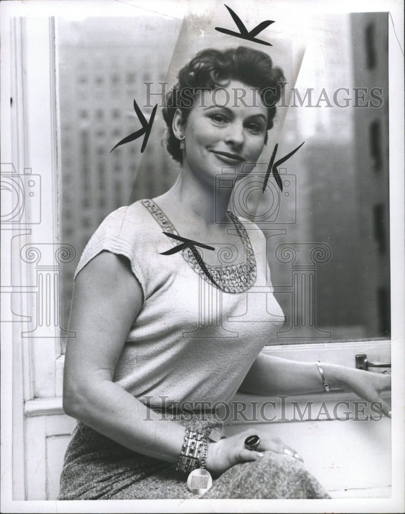 1956 Press Photo Winning Grandma - RRW30241 - Historic Images