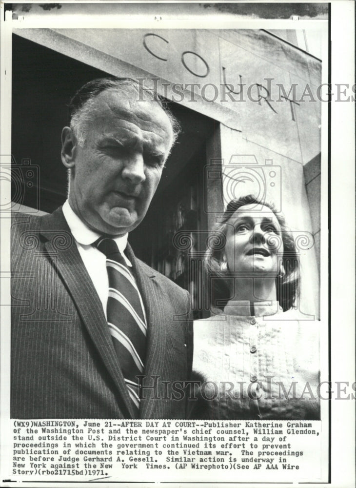 1971 Press Photo Publisher Katherine Graham &amp; W.Glendon - RRW30273 - Historic Images