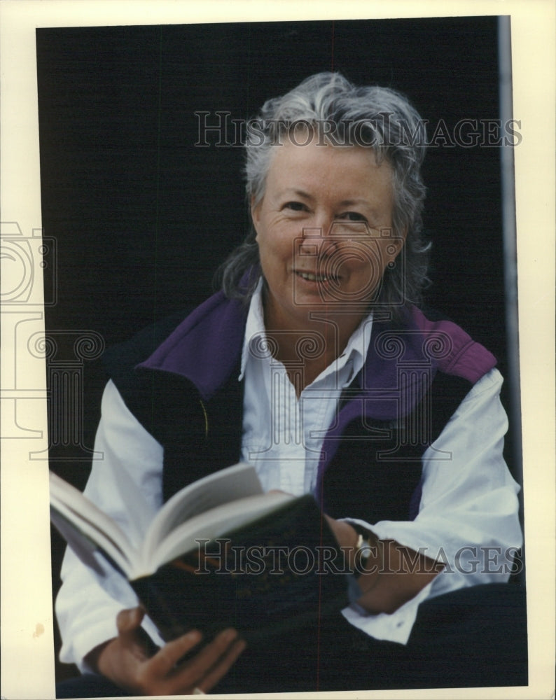 1994 Press Photo Photographs Judy Grahn Queen Sword - RRW30303 - Historic Images