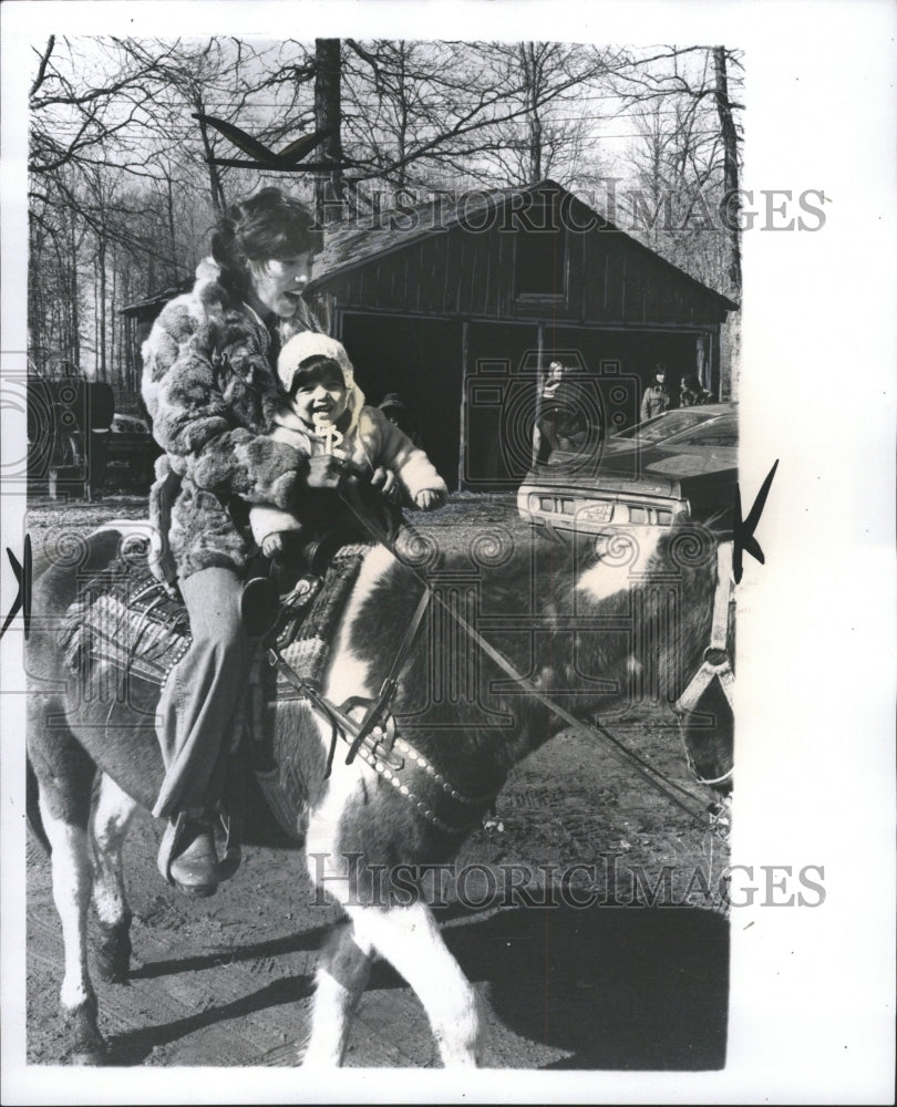 1975 Press Photo Bill Gray Family - RRW30433 - Historic Images