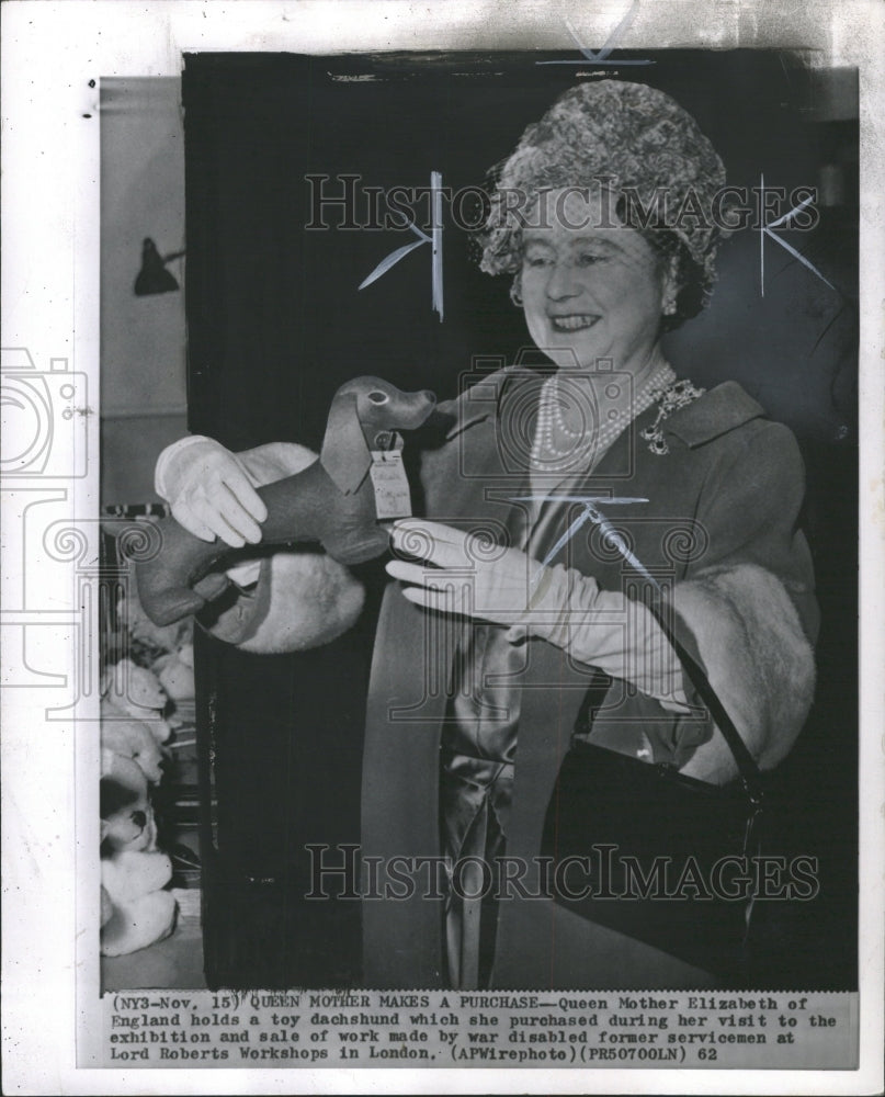 1962 Press Photo Queen Elizabeth British Royal Family - RRW30495 - Historic Images