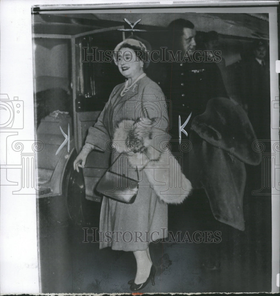 1965 Press Photo Queen mother Elizabeth Car - RRW30529 - Historic Images