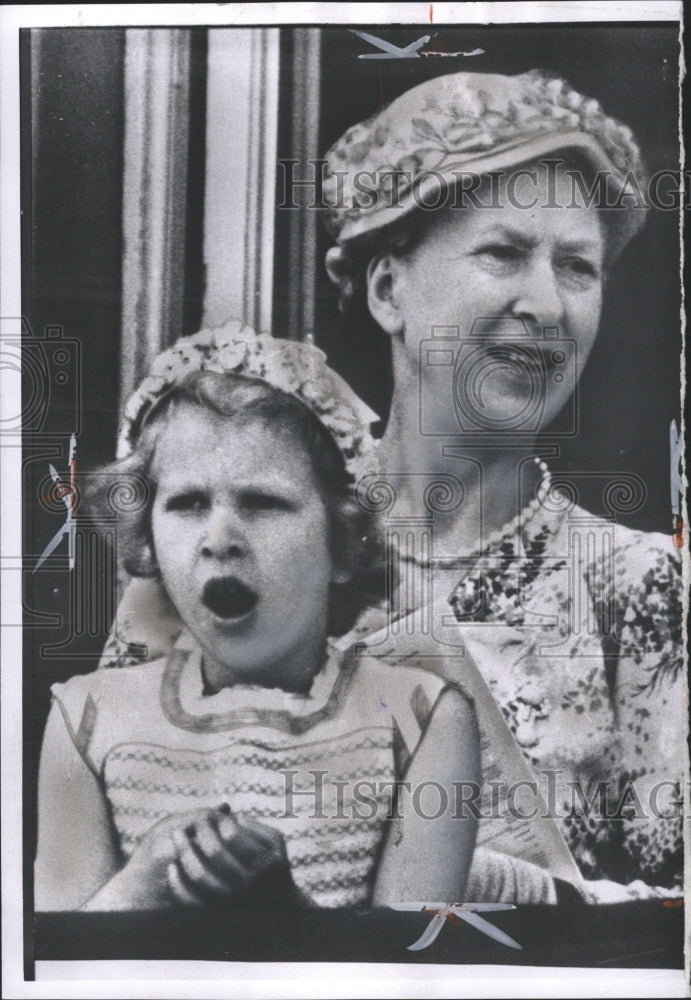 1957 Press Photo Anne Balcony Buckingham palace mother - RRW30643 - Historic Images