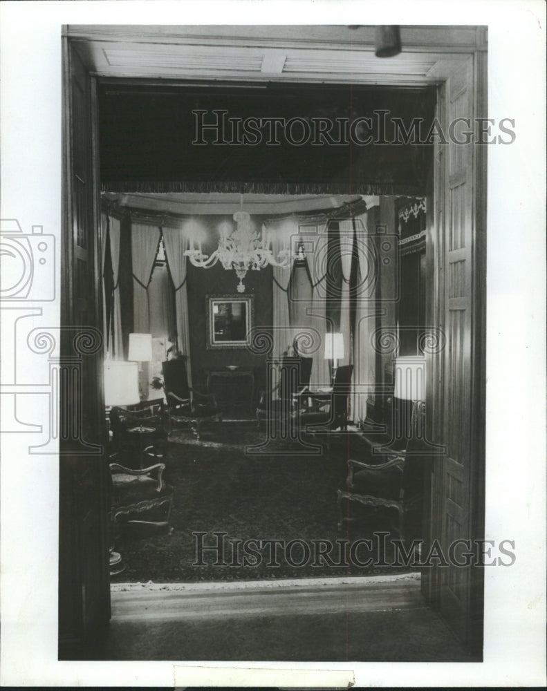 1979 Press Photo Catholics decorated room red chairs - RRW30755 - Historic Images