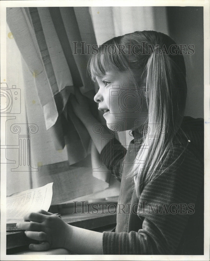 1966 Press Photo Catholic Charities Girl - RRW30771 - Historic Images