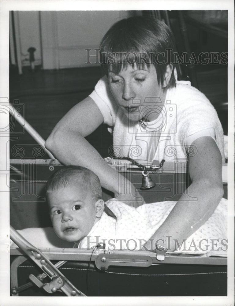 1956 Press Photo Peter Julie hurry theater Curtain - RRW30871 - Historic Images