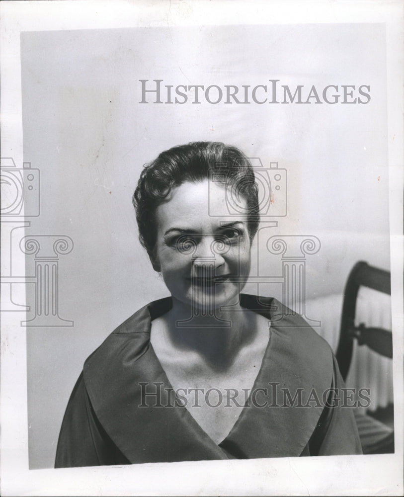 1955 Press Photo Makeup Controlled Hairstyle Fashion - RRW30957 - Historic Images