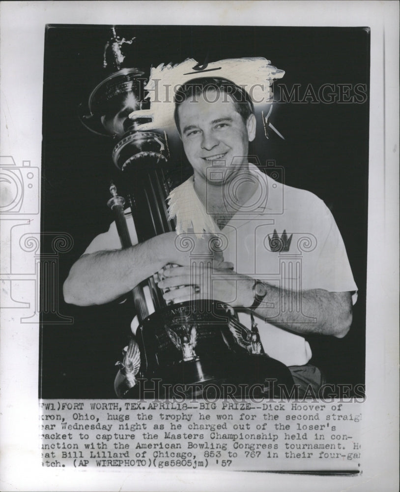 1957 Press Photo Dick Hoover Professional Bowler - RRW31137 - Historic Images