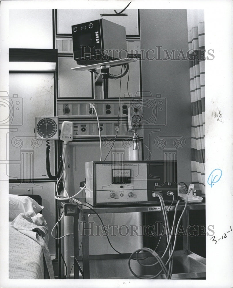 1977 Press Photo New Beaumont Hospital Troy Michigan - RRW31481 - Historic Images