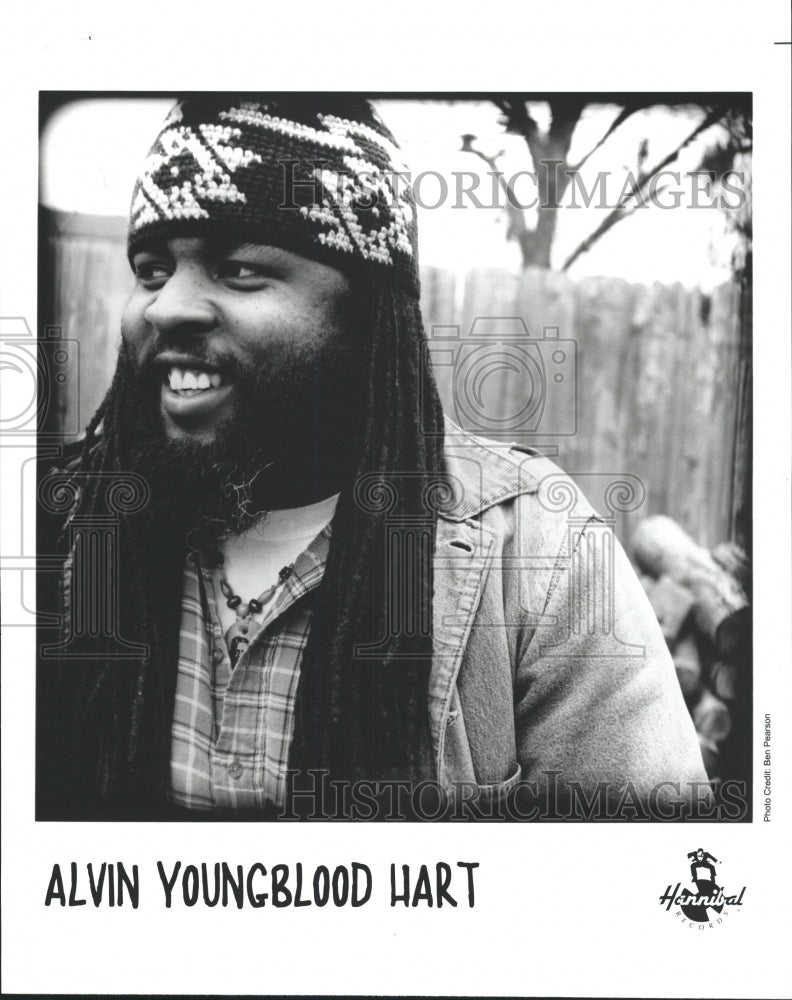 2001 Press Photo Alvin Youngblood Hart Musician Calif - RRW31547 - Historic Images